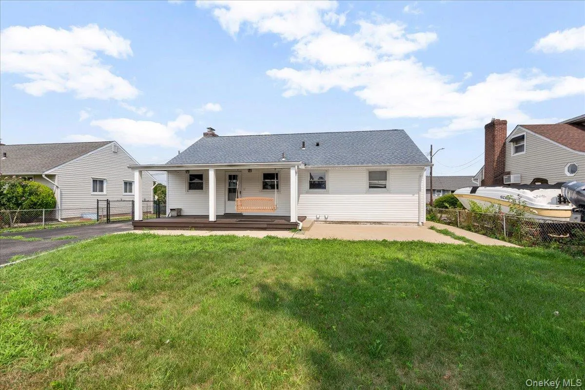 4 Cecil Place, Oyster Bay, NY, 4 Bedrooms Bedrooms, 6 Rooms Rooms,2 BathroomsBathrooms,Residential Lease,For Rent,Cecil,0,1037887 4 Cecil Place, Oyster Bay, NY, 4 Bedrooms Bedrooms, 6 Rooms Rooms,2 BathroomsBathrooms,Residential Lease,For Rent,Cecil,0,1037887