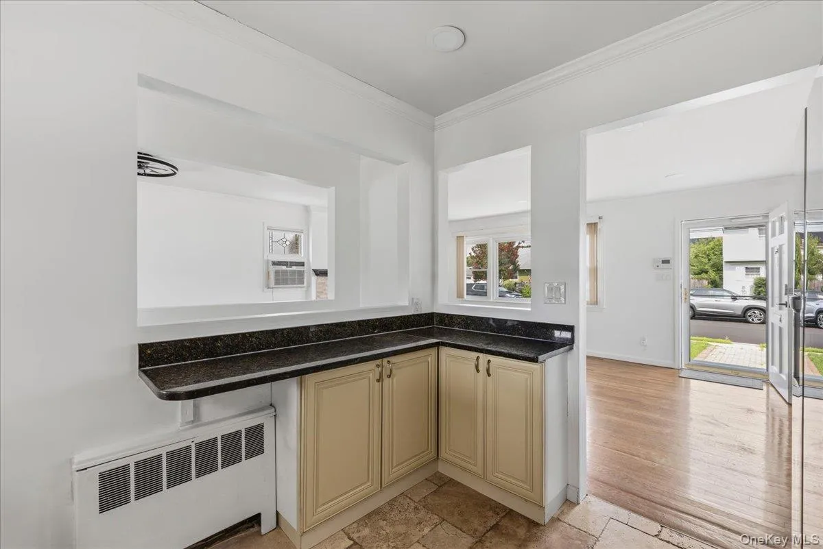 4 Cecil Place, Oyster Bay, NY, 4 Bedrooms Bedrooms, 6 Rooms Rooms,2 BathroomsBathrooms,Residential Lease,For Rent,Cecil,0,1037887 4 Cecil Place, Oyster Bay, NY, 4 Bedrooms Bedrooms, 6 Rooms Rooms,2 BathroomsBathrooms,Residential Lease,For Rent,Cecil,0,1037887