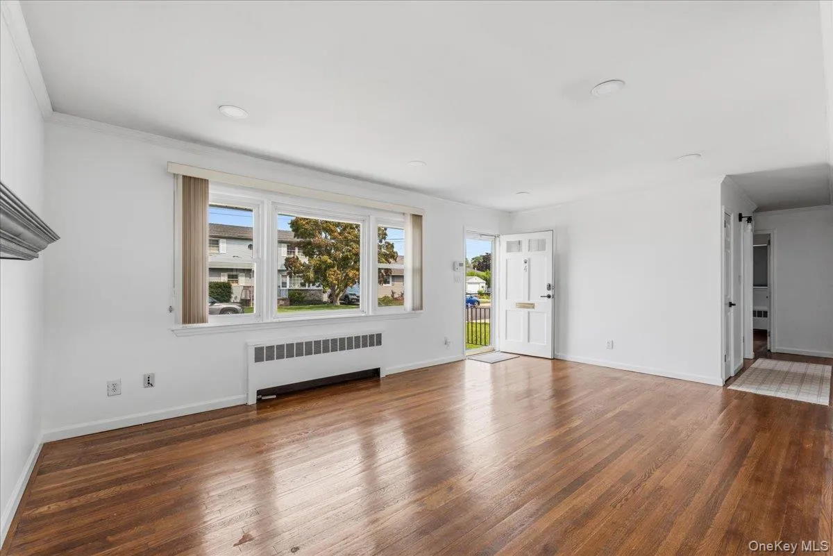4 Cecil Place, Oyster Bay, NY, 4 Bedrooms Bedrooms, 6 Rooms Rooms,2 BathroomsBathrooms,Residential Lease,For Rent,Cecil,0,1037887 4 Cecil Place, Oyster Bay, NY, 4 Bedrooms Bedrooms, 6 Rooms Rooms,2 BathroomsBathrooms,Residential Lease,For Rent,Cecil,0,1037887