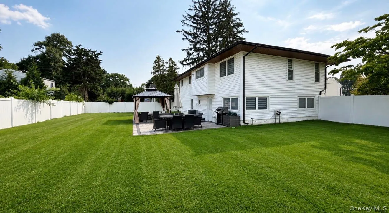 1739 Quarter Street, West Babylon, NY, 4 Bedrooms Bedrooms, 11 Rooms Rooms,2 BathroomsBathrooms,Residential,For Rent,Quarter,0,1037890 1739 Quarter Street, West Babylon, NY, 4 Bedrooms Bedrooms, 11 Rooms Rooms,2 BathroomsBathrooms,Residential,For Rent,Quarter,0,1037890