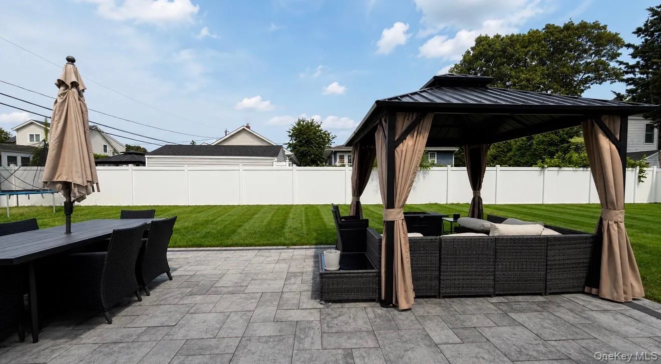 1739 Quarter Street, West Babylon, NY, 4 Bedrooms Bedrooms, 11 Rooms Rooms,2 BathroomsBathrooms,Residential,For Rent,Quarter,0,1037890 1739 Quarter Street, West Babylon, NY, 4 Bedrooms Bedrooms, 11 Rooms Rooms,2 BathroomsBathrooms,Residential,For Rent,Quarter,0,1037890