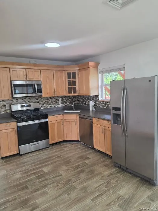 11 Manhattan Place, Huntington, NY, 2 Bedrooms Bedrooms, 5 Rooms Rooms,1 BathroomBathrooms,Residential Lease,For Rent,Manhattan,0,1037892 11 Manhattan Place, Huntington, NY, 2 Bedrooms Bedrooms, 5 Rooms Rooms,1 BathroomBathrooms,Residential Lease,For Rent,Manhattan,0,1037892