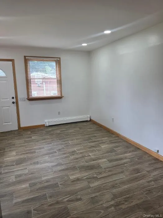 11 Manhattan Place, Huntington, NY, 2 Bedrooms Bedrooms, 5 Rooms Rooms,1 BathroomBathrooms,Residential Lease,For Rent,Manhattan,0,1037892 11 Manhattan Place, Huntington, NY, 2 Bedrooms Bedrooms, 5 Rooms Rooms,1 BathroomBathrooms,Residential Lease,For Rent,Manhattan,0,1037892