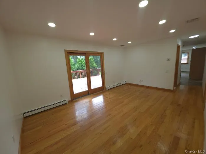 11 Manhattan Place, Huntington, NY, 2 Bedrooms Bedrooms, 5 Rooms Rooms,1 BathroomBathrooms,Residential Lease,For Rent,Manhattan,0,1037892 11 Manhattan Place, Huntington, NY, 2 Bedrooms Bedrooms, 5 Rooms Rooms,1 BathroomBathrooms,Residential Lease,For Rent,Manhattan,0,1037892