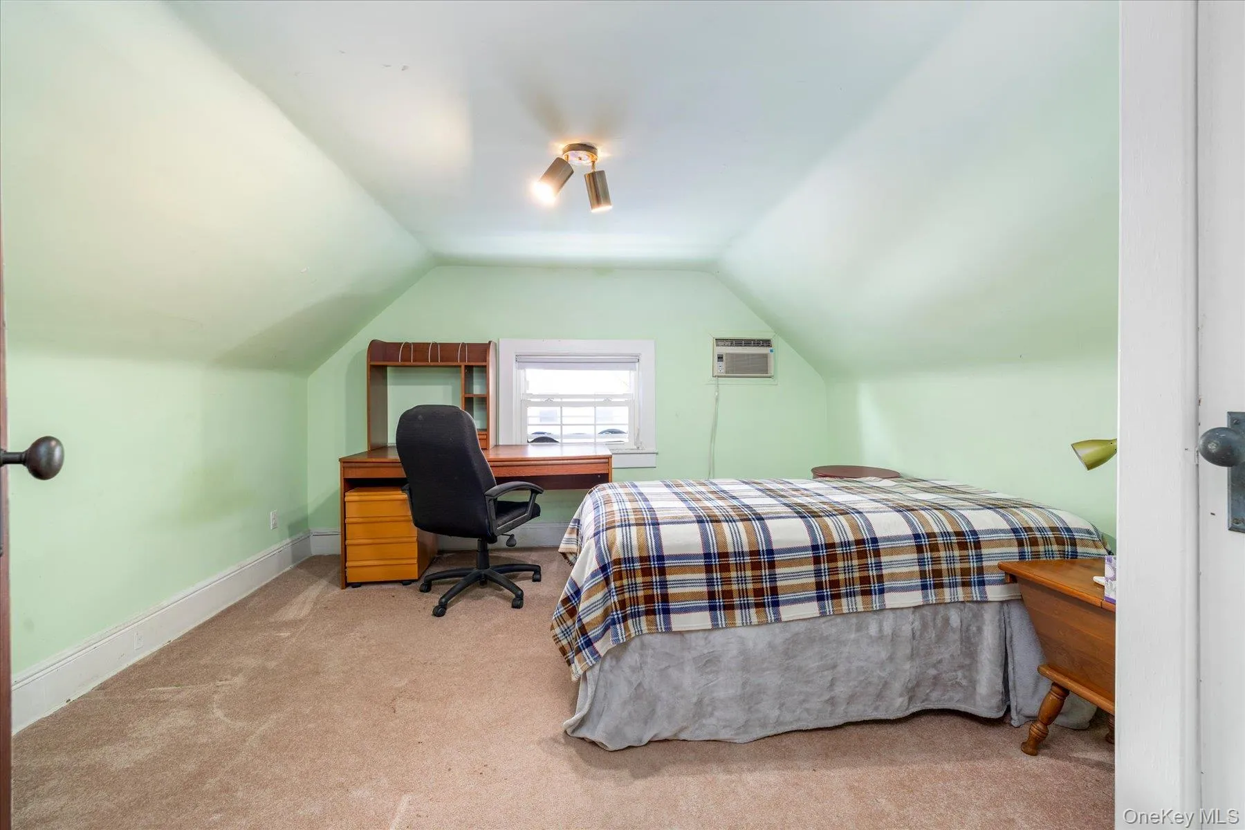 72 Broadway, Hempstead, NY, 4 Bedrooms Bedrooms, 9 Rooms Rooms,2 BathroomsBathrooms,Residential,For Rent,Broadway,0,1037893 72 Broadway, Hempstead, NY, 4 Bedrooms Bedrooms, 9 Rooms Rooms,2 BathroomsBathrooms,Residential,For Rent,Broadway,0,1037893