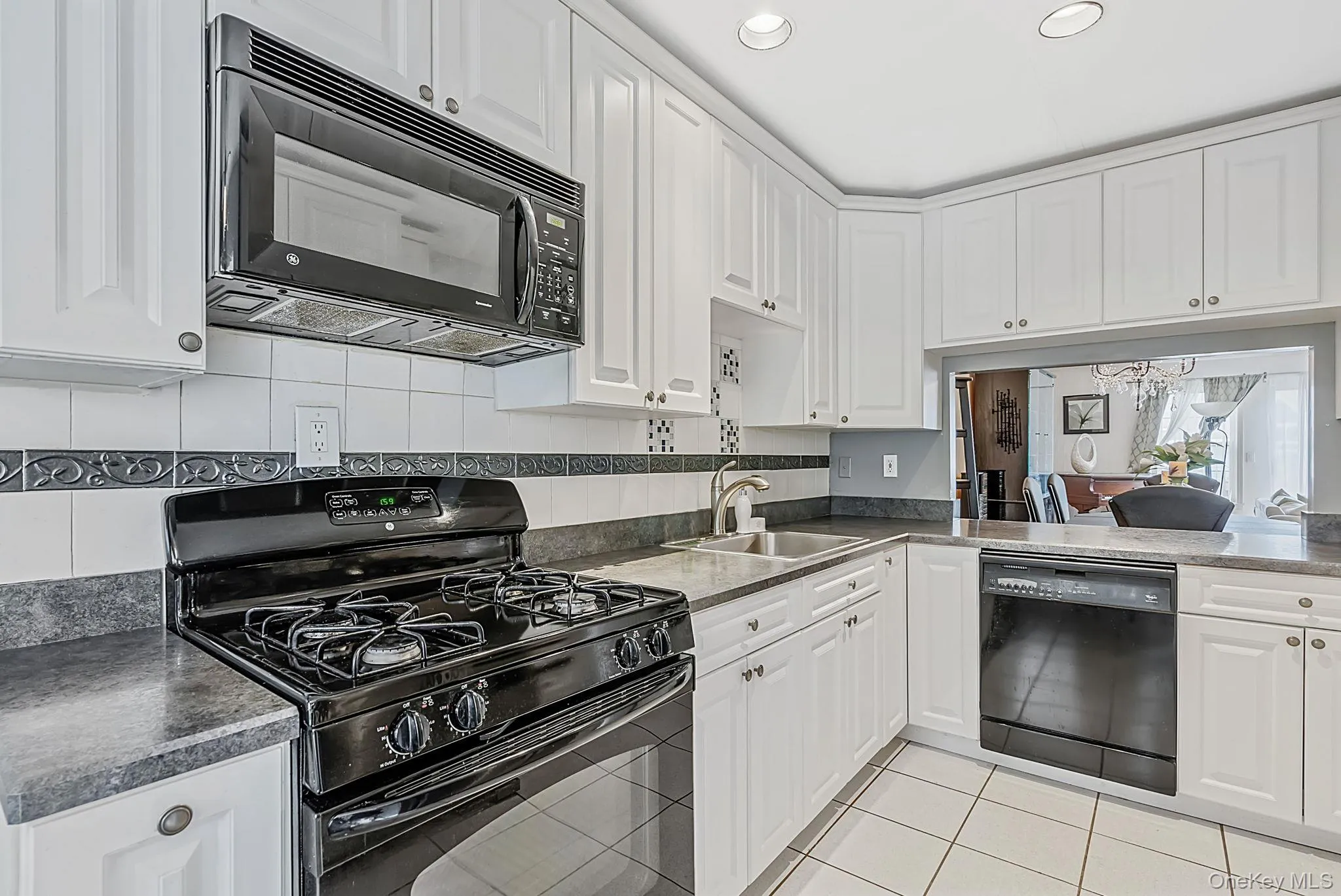 11 Broadlawn Drive, Islip, NY, 3 Bedrooms Bedrooms, 7 Rooms Rooms,2 BathroomsBathrooms,Residential,For Rent,Broadlawn,0,1037895 11 Broadlawn Drive, Islip, NY, 3 Bedrooms Bedrooms, 7 Rooms Rooms,2 BathroomsBathrooms,Residential,For Rent,Broadlawn,0,1037895