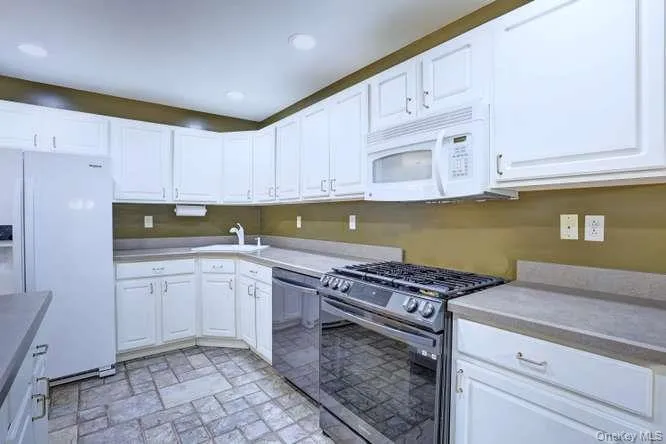 27 Underhill Drive, Haverstraw, NY, 2 Bedrooms Bedrooms, 9 Rooms Rooms,2 BathroomsBathrooms,Residential,For Rent,Underhill,0,1037898 27 Underhill Drive, Haverstraw, NY, 2 Bedrooms Bedrooms, 9 Rooms Rooms,2 BathroomsBathrooms,Residential,For Rent,Underhill,0,1037898