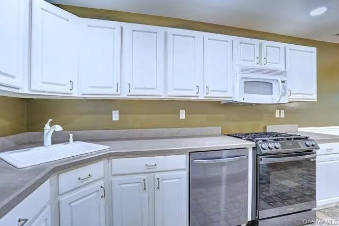 27 Underhill Drive, Haverstraw, NY, 2 Bedrooms Bedrooms, 9 Rooms Rooms,2 BathroomsBathrooms,Residential,For Rent,Underhill,0,1037898 27 Underhill Drive, Haverstraw, NY, 2 Bedrooms Bedrooms, 9 Rooms Rooms,2 BathroomsBathrooms,Residential,For Rent,Underhill,0,1037898