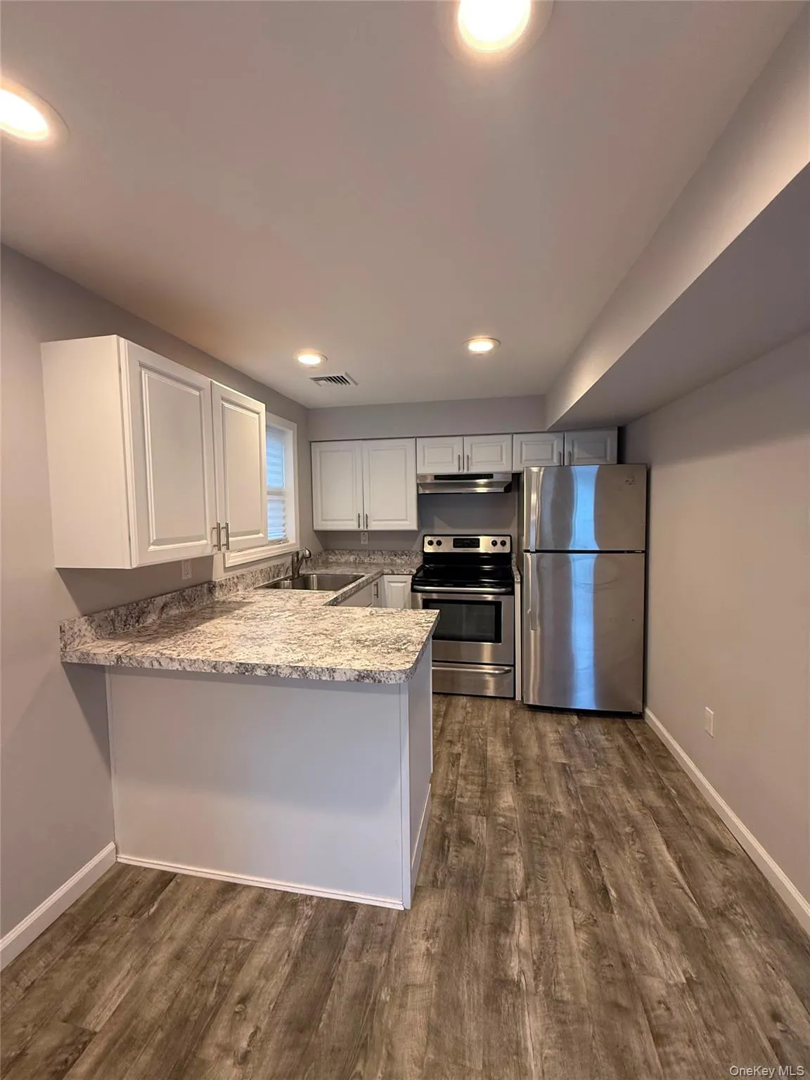 24 California Avenue, Islip, NY, 5 Bedrooms Bedrooms, 10 Rooms Rooms,2 BathroomsBathrooms,Residential Lease,For Rent,California,0,1037905 24 California Avenue, Islip, NY, 5 Bedrooms Bedrooms, 10 Rooms Rooms,2 BathroomsBathrooms,Residential Lease,For Rent,California,0,1037905
