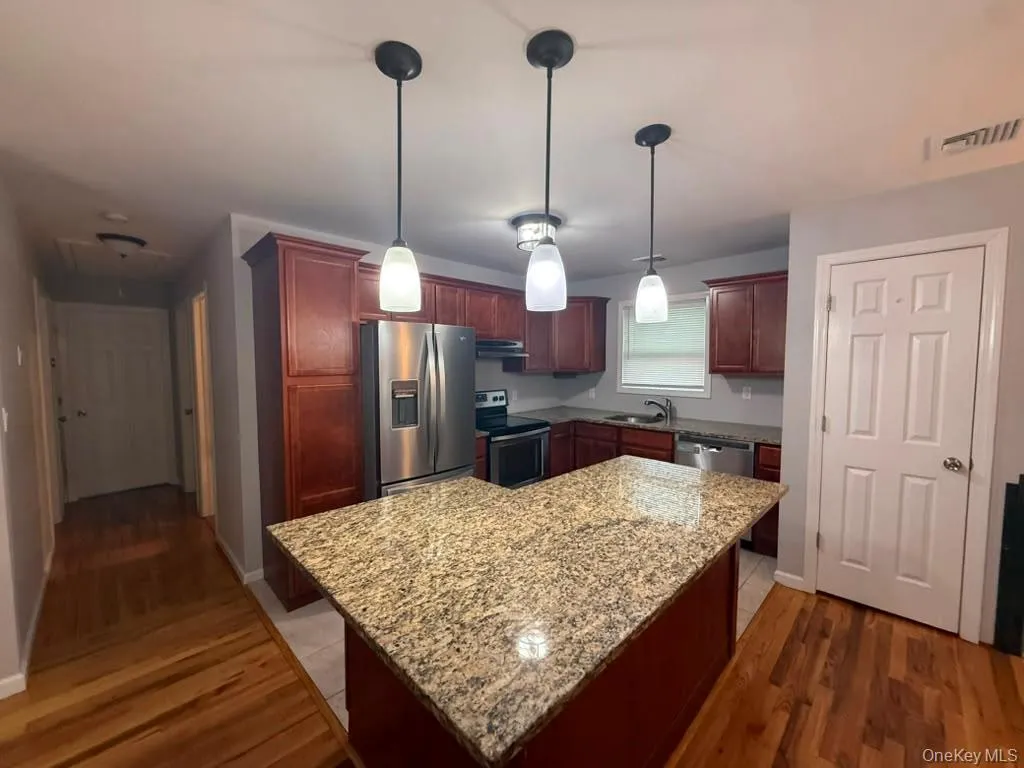 24 California Avenue, Islip, NY, 5 Bedrooms Bedrooms, 10 Rooms Rooms,2 BathroomsBathrooms,Residential Lease,For Rent,California,0,1037905 24 California Avenue, Islip, NY, 5 Bedrooms Bedrooms, 10 Rooms Rooms,2 BathroomsBathrooms,Residential Lease,For Rent,California,0,1037905