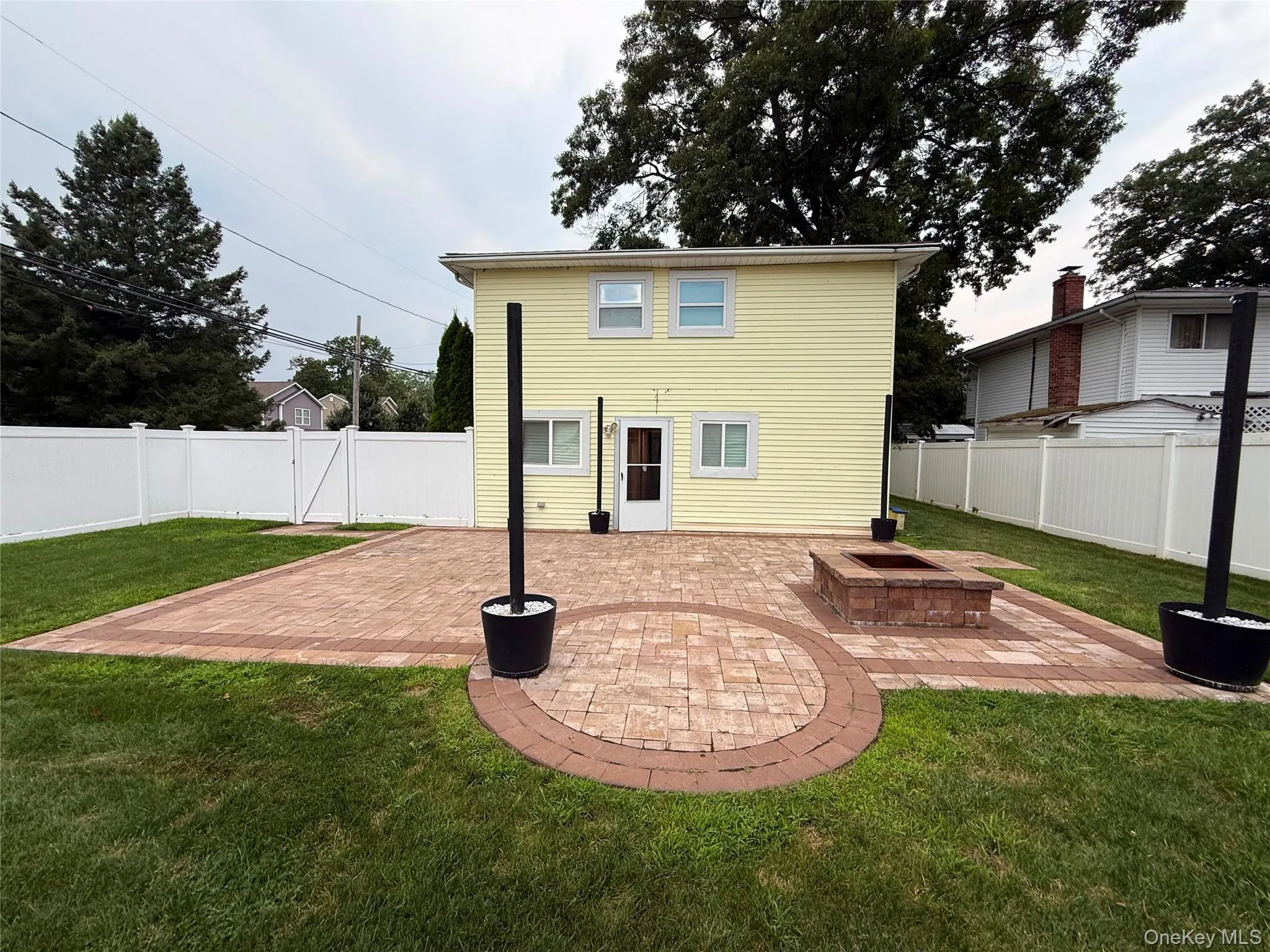 24 California Avenue, Islip, NY, 5 Bedrooms Bedrooms, 10 Rooms Rooms,2 BathroomsBathrooms,Residential Lease,For Rent,California,0,1037905 24 California Avenue, Islip, NY, 5 Bedrooms Bedrooms, 10 Rooms Rooms,2 BathroomsBathrooms,Residential Lease,For Rent,California,0,1037905