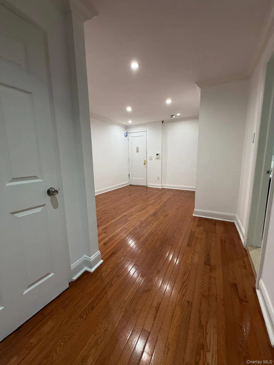 42-02 Layton Street, New York, NY, 2 Bedrooms Bedrooms, 5 Rooms Rooms,1 BathroomBathrooms,Residential,For Rent,Layton,0,1037906 42-02 Layton Street, New York, NY, 2 Bedrooms Bedrooms, 5 Rooms Rooms,1 BathroomBathrooms,Residential,For Rent,Layton,0,1037906