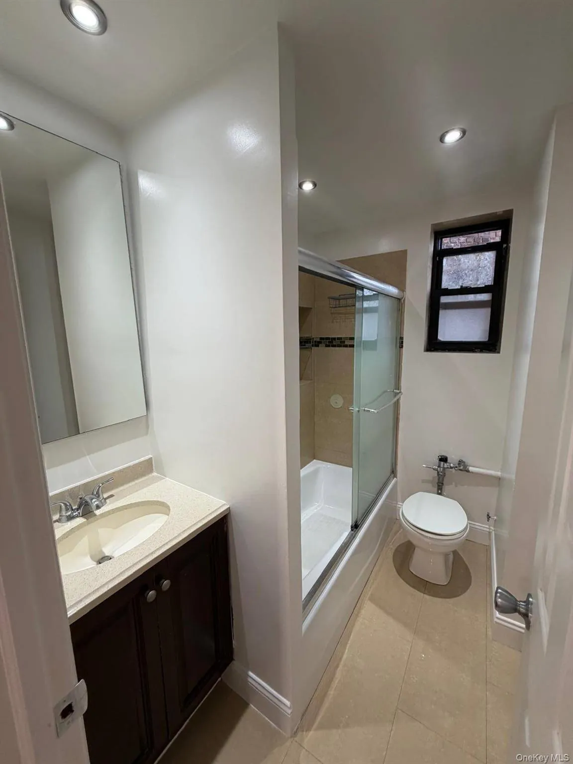 42-02 Layton Street, New York, NY, 2 Bedrooms Bedrooms, 5 Rooms Rooms,1 BathroomBathrooms,Residential,For Rent,Layton,0,1037906 42-02 Layton Street, New York, NY, 2 Bedrooms Bedrooms, 5 Rooms Rooms,1 BathroomBathrooms,Residential,For Rent,Layton,0,1037906