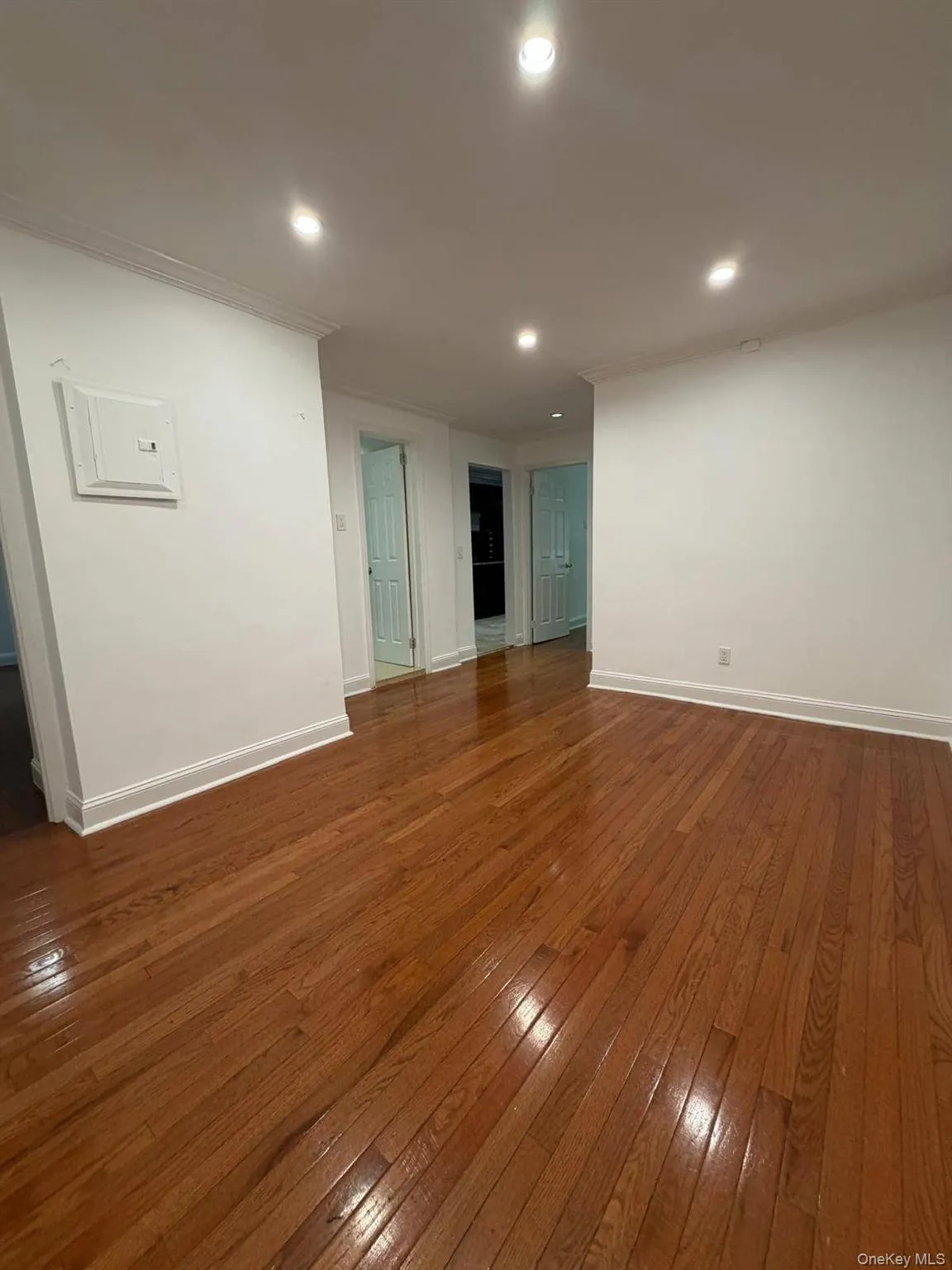 42-02 Layton Street, New York, NY, 2 Bedrooms Bedrooms, 5 Rooms Rooms,1 BathroomBathrooms,Residential,For Rent,Layton,0,1037906 42-02 Layton Street, New York, NY, 2 Bedrooms Bedrooms, 5 Rooms Rooms,1 BathroomBathrooms,Residential,For Rent,Layton,0,1037906