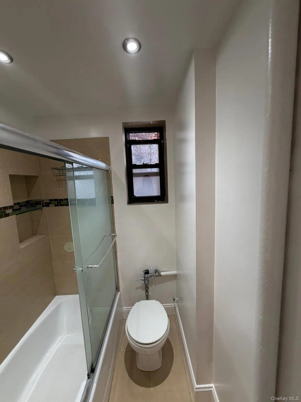 42-02 Layton Street, New York, NY, 2 Bedrooms Bedrooms, 5 Rooms Rooms,1 BathroomBathrooms,Residential,For Rent,Layton,0,1037906 42-02 Layton Street, New York, NY, 2 Bedrooms Bedrooms, 5 Rooms Rooms,1 BathroomBathrooms,Residential,For Rent,Layton,0,1037906