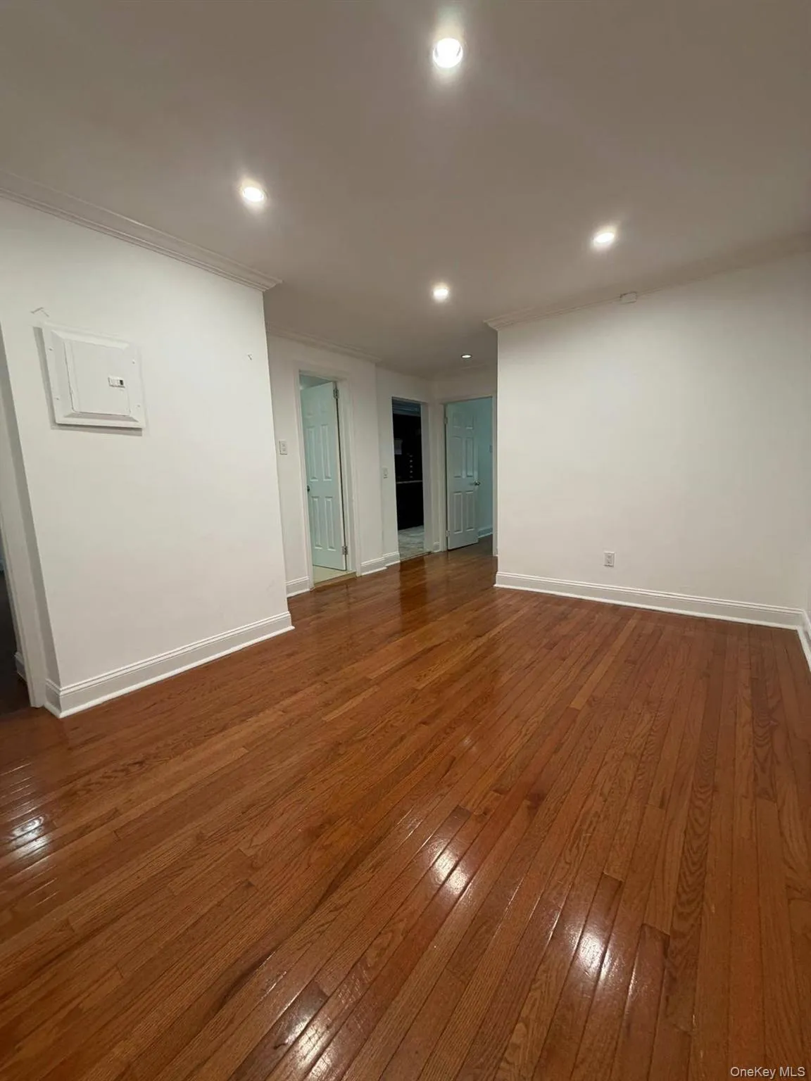 42-02 Layton Street, New York, NY, 2 Bedrooms Bedrooms, 5 Rooms Rooms,1 BathroomBathrooms,Residential,For Rent,Layton,0,1037906 42-02 Layton Street, New York, NY, 2 Bedrooms Bedrooms, 5 Rooms Rooms,1 BathroomBathrooms,Residential,For Rent,Layton,0,1037906