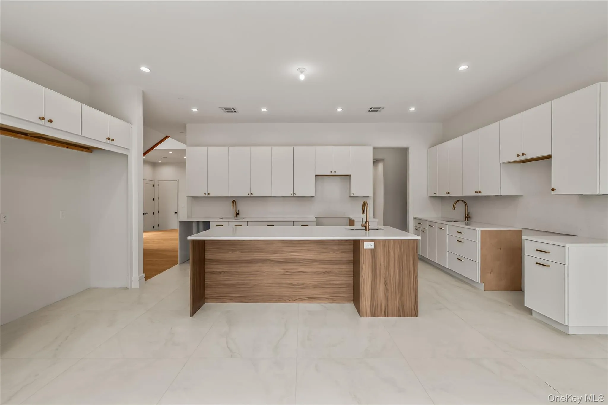 110 Fairview Avenue, Ramapo, NY, 9 Bedrooms Bedrooms, 16 Rooms Rooms,5 BathroomsBathrooms,Residential,For Rent,Fairview,0,1037910 110 Fairview Avenue, Ramapo, NY, 9 Bedrooms Bedrooms, 16 Rooms Rooms,5 BathroomsBathrooms,Residential,For Rent,Fairview,0,1037910