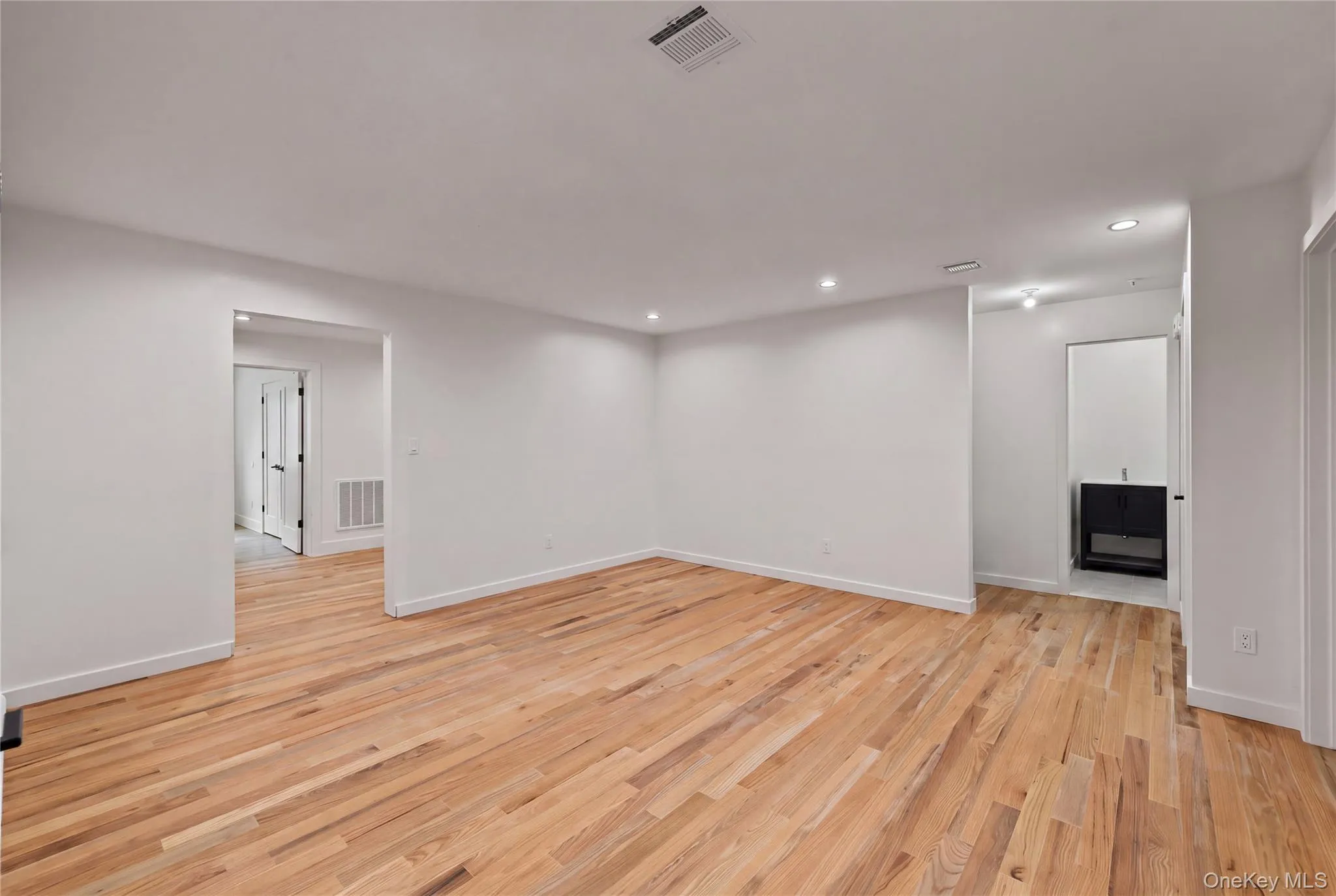 110 Fairview Avenue, Ramapo, NY, 9 Bedrooms Bedrooms, 16 Rooms Rooms,5 BathroomsBathrooms,Residential,For Rent,Fairview,0,1037910 110 Fairview Avenue, Ramapo, NY, 9 Bedrooms Bedrooms, 16 Rooms Rooms,5 BathroomsBathrooms,Residential,For Rent,Fairview,0,1037910