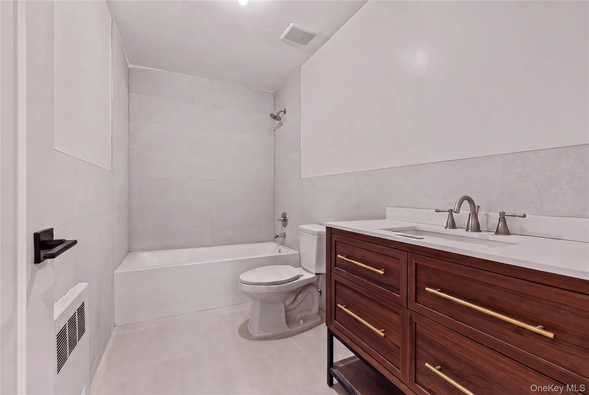 110 Fairview Avenue, Ramapo, NY, 9 Bedrooms Bedrooms, 16 Rooms Rooms,5 BathroomsBathrooms,Residential,For Rent,Fairview,0,1037910 110 Fairview Avenue, Ramapo, NY, 9 Bedrooms Bedrooms, 16 Rooms Rooms,5 BathroomsBathrooms,Residential,For Rent,Fairview,0,1037910