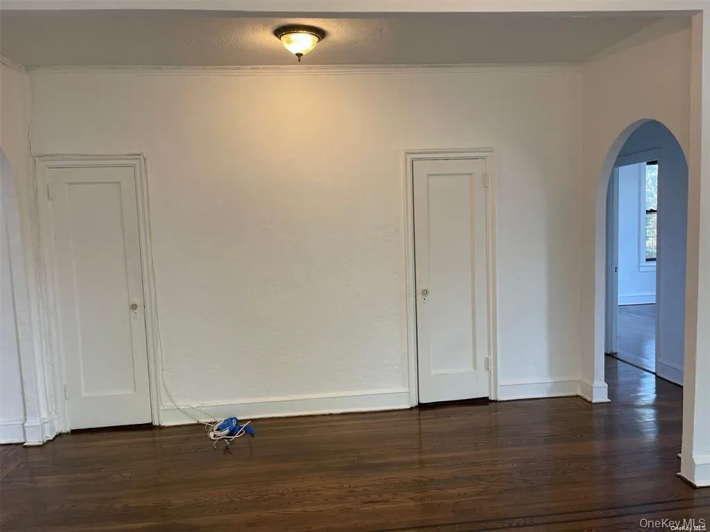 1 Hillside Avenue, North Hempstead, NY, 2 Bedrooms Bedrooms, 4 Rooms Rooms,1 BathroomBathrooms,Residential,For Rent,Hillside,0,1037913 1 Hillside Avenue, North Hempstead, NY, 2 Bedrooms Bedrooms, 4 Rooms Rooms,1 BathroomBathrooms,Residential,For Rent,Hillside,0,1037913