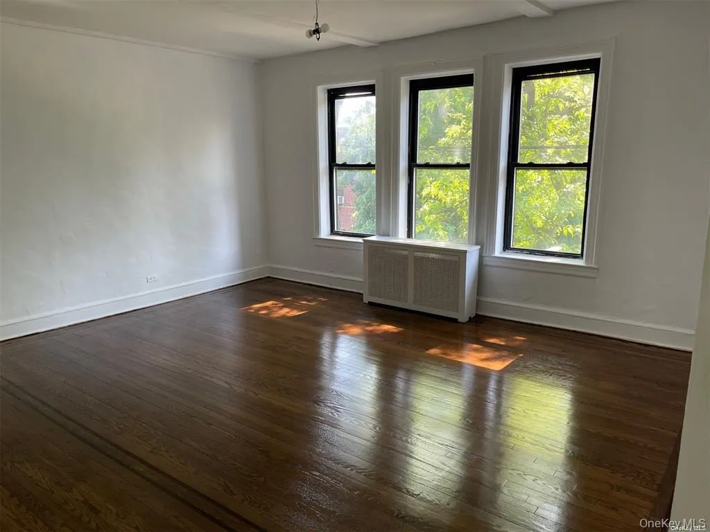 1 Hillside Avenue, North Hempstead, NY, 2 Bedrooms Bedrooms, 4 Rooms Rooms,1 BathroomBathrooms,Residential,For Rent,Hillside,0,1037913 1 Hillside Avenue, North Hempstead, NY, 2 Bedrooms Bedrooms, 4 Rooms Rooms,1 BathroomBathrooms,Residential,For Rent,Hillside,0,1037913