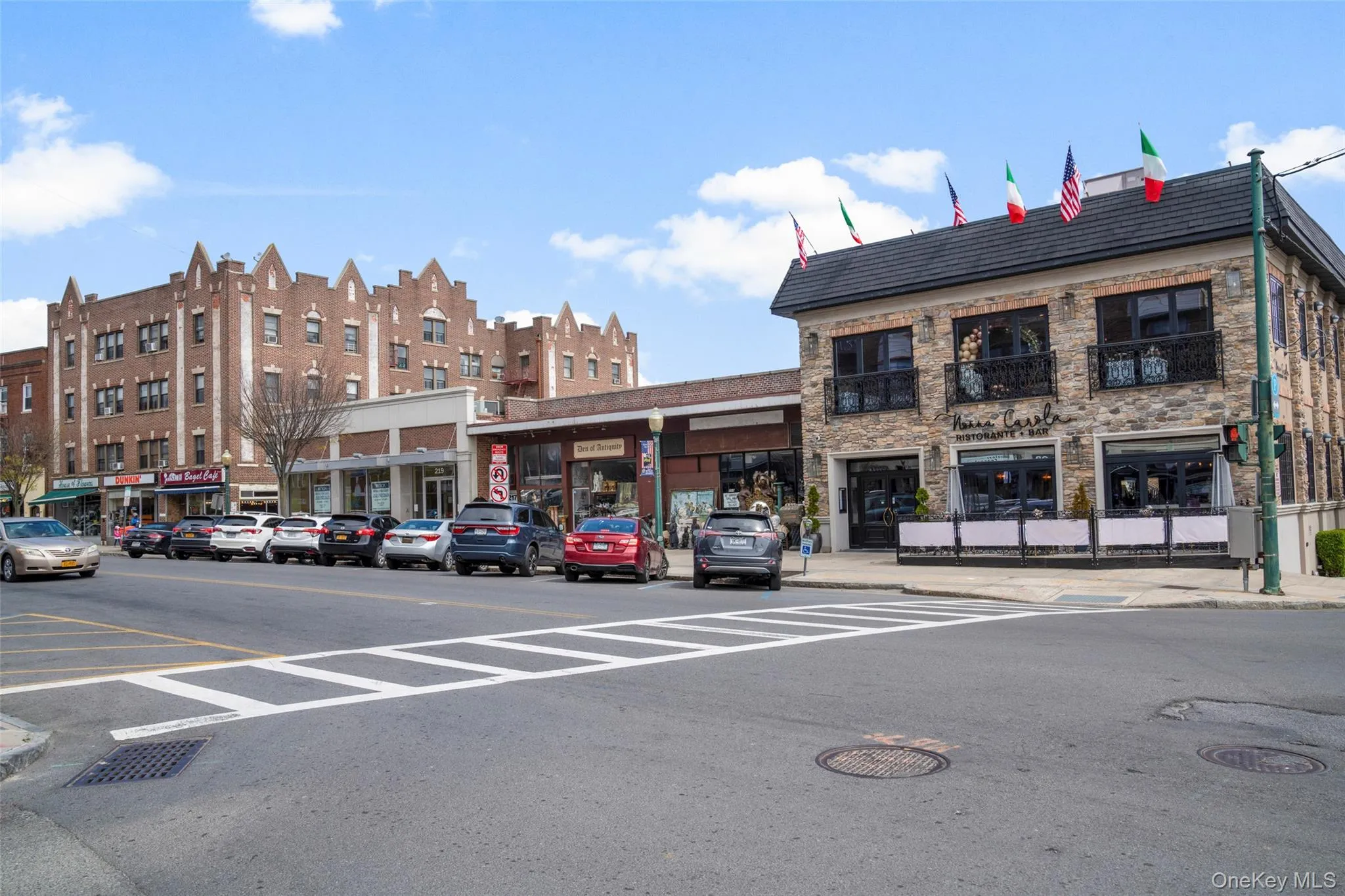 Mamaroneck Avenue has dining, movie theatre, and shops Mamaroneck Avenue has dining, movie theatre, and shops
