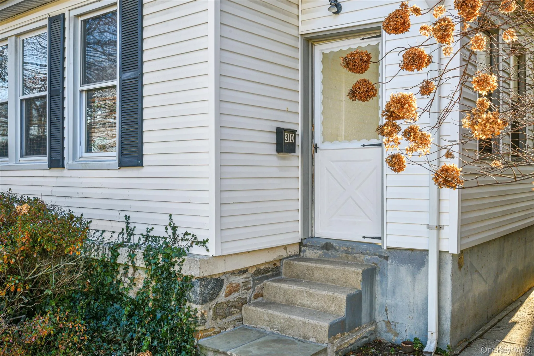 Door leads to enclosed porch Door leads to enclosed porch