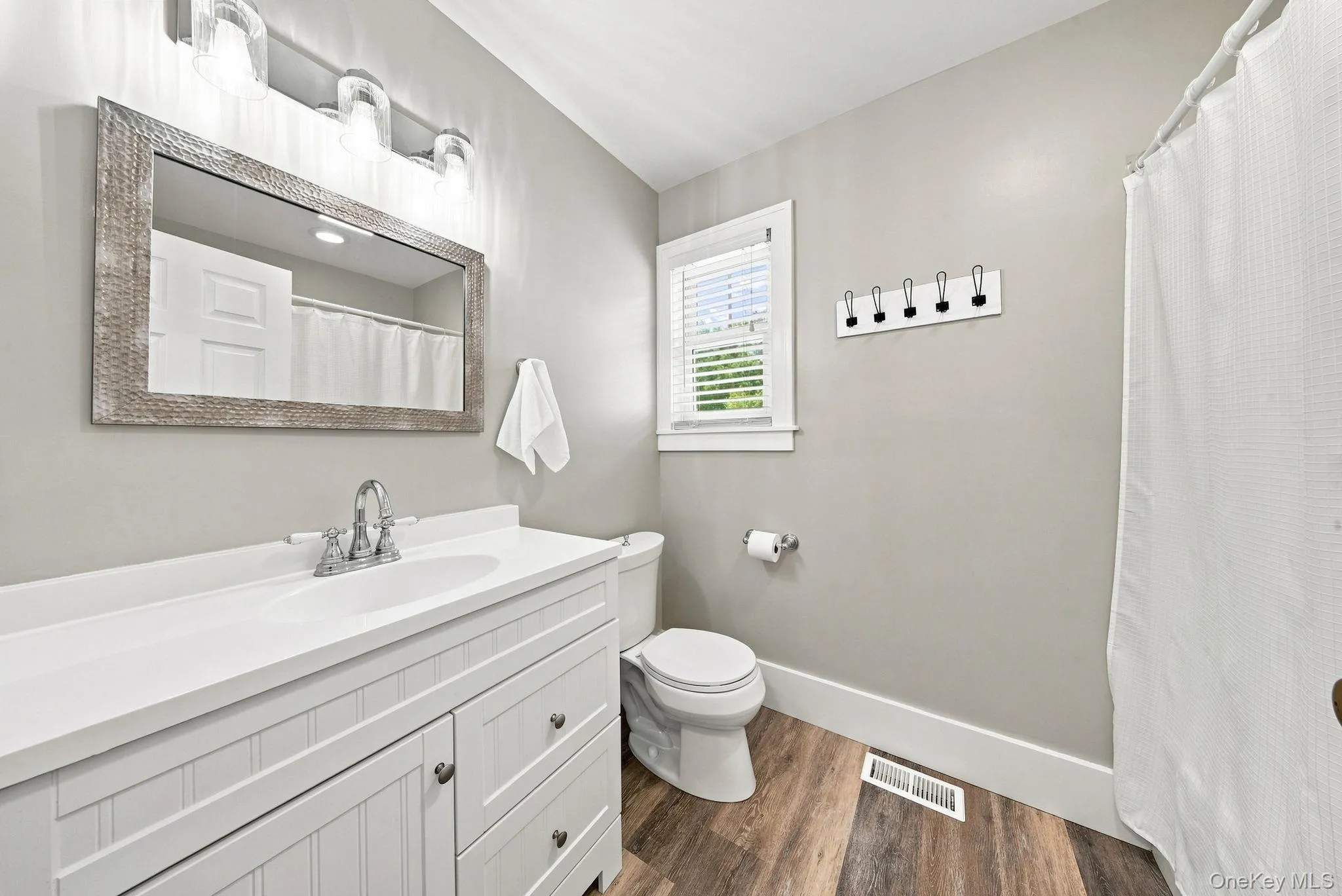 47 Montgomery Street, Goshen, NY, 4 Bedrooms Bedrooms, 8 Rooms Rooms,2 BathroomsBathrooms,Residential,For Rent,Montgomery,0,1037919 47 Montgomery Street, Goshen, NY, 4 Bedrooms Bedrooms, 8 Rooms Rooms,2 BathroomsBathrooms,Residential,For Rent,Montgomery,0,1037919