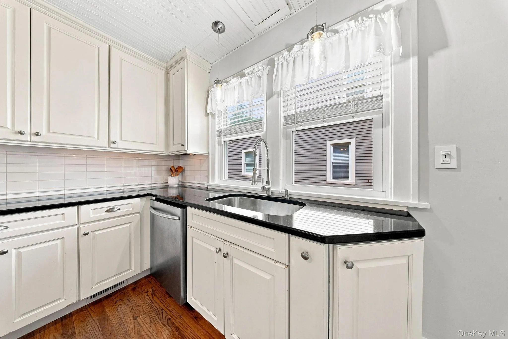 47 Montgomery Street, Goshen, NY, 4 Bedrooms Bedrooms, 8 Rooms Rooms,2 BathroomsBathrooms,Residential,For Rent,Montgomery,0,1037919 47 Montgomery Street, Goshen, NY, 4 Bedrooms Bedrooms, 8 Rooms Rooms,2 BathroomsBathrooms,Residential,For Rent,Montgomery,0,1037919