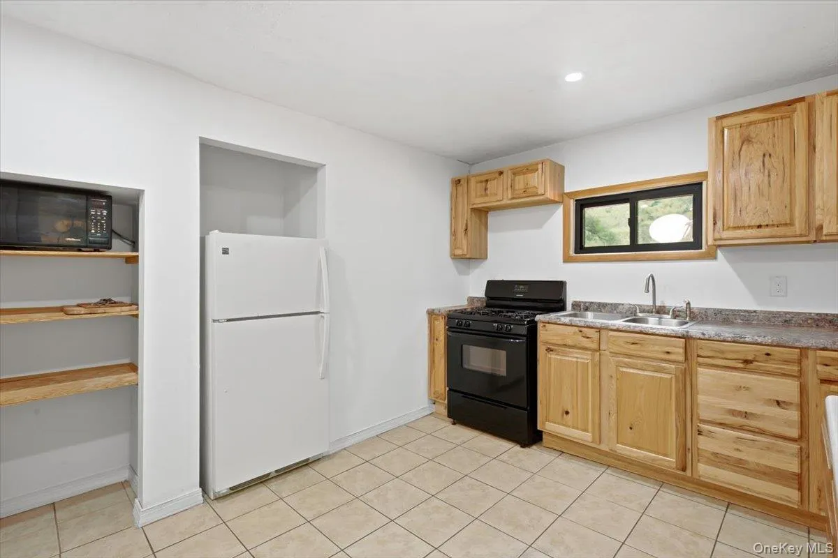 31 Favorito Road, Cairo, NY, 7 Bedrooms Bedrooms, 11 Rooms Rooms,4 BathroomsBathrooms,Residential,For Rent,Favorito,0,1037921 31 Favorito Road, Cairo, NY, 7 Bedrooms Bedrooms, 11 Rooms Rooms,4 BathroomsBathrooms,Residential,For Rent,Favorito,0,1037921