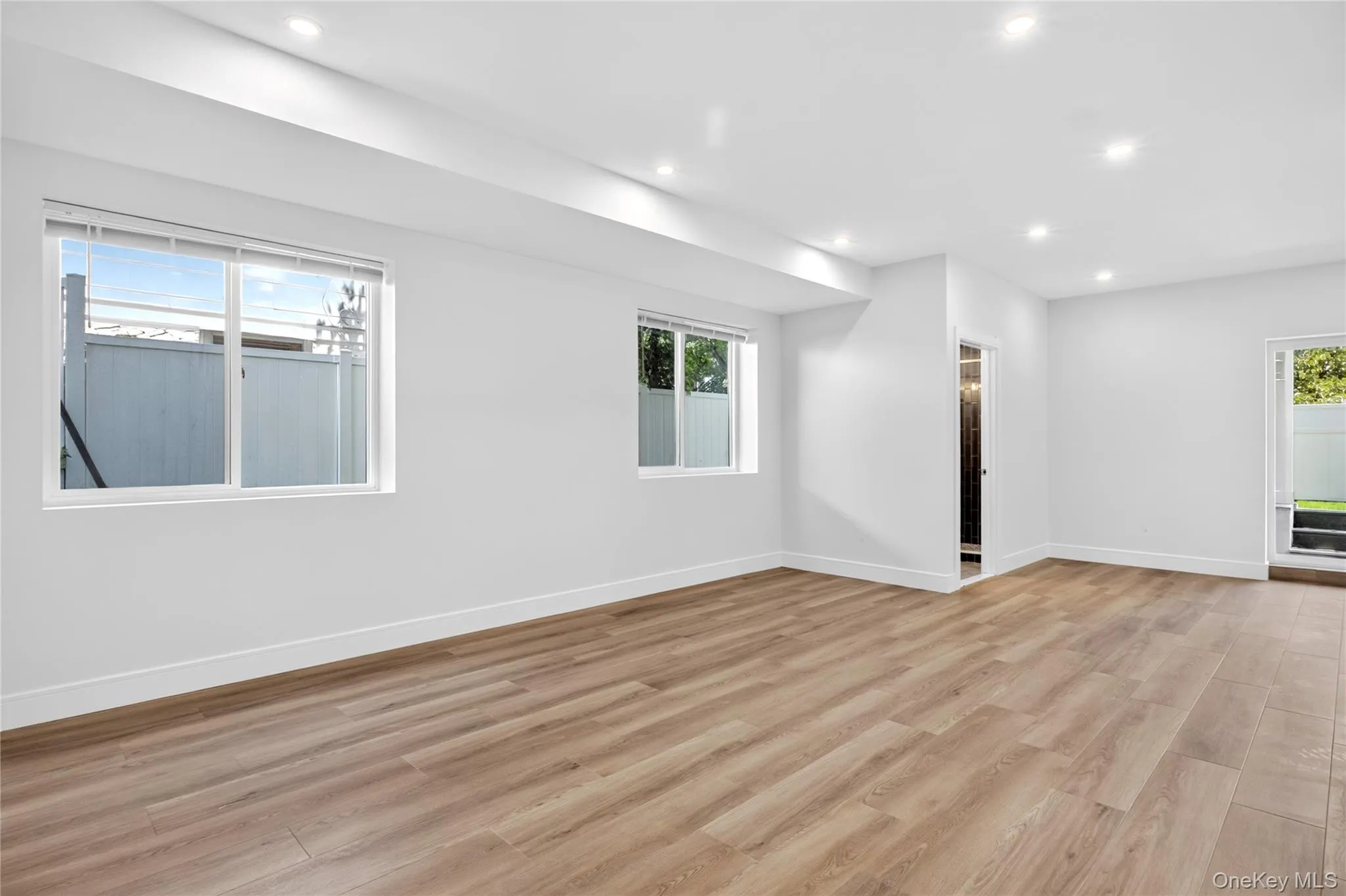 42 Linwood Road, North Hempstead, NY, 3 Bedrooms Bedrooms, 9 Rooms Rooms,3 BathroomsBathrooms,Residential Lease,For Rent,Linwood,0,1037923 42 Linwood Road, North Hempstead, NY, 3 Bedrooms Bedrooms, 9 Rooms Rooms,3 BathroomsBathrooms,Residential Lease,For Rent,Linwood,0,1037923