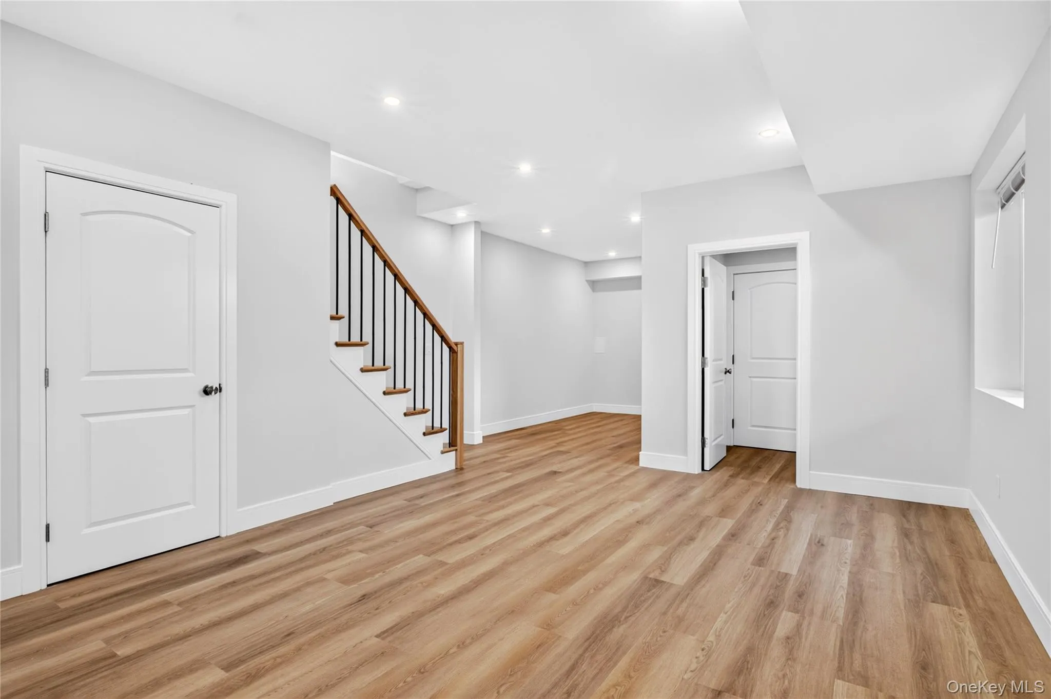 42 Linwood Road, North Hempstead, NY, 3 Bedrooms Bedrooms, 9 Rooms Rooms,3 BathroomsBathrooms,Residential Lease,For Rent,Linwood,0,1037923 42 Linwood Road, North Hempstead, NY, 3 Bedrooms Bedrooms, 9 Rooms Rooms,3 BathroomsBathrooms,Residential Lease,For Rent,Linwood,0,1037923