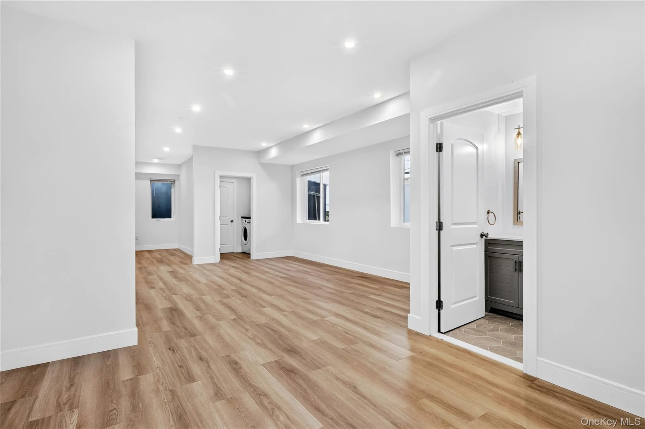 42 Linwood Road, North Hempstead, NY, 3 Bedrooms Bedrooms, 9 Rooms Rooms,3 BathroomsBathrooms,Residential Lease,For Rent,Linwood,0,1037923 42 Linwood Road, North Hempstead, NY, 3 Bedrooms Bedrooms, 9 Rooms Rooms,3 BathroomsBathrooms,Residential Lease,For Rent,Linwood,0,1037923