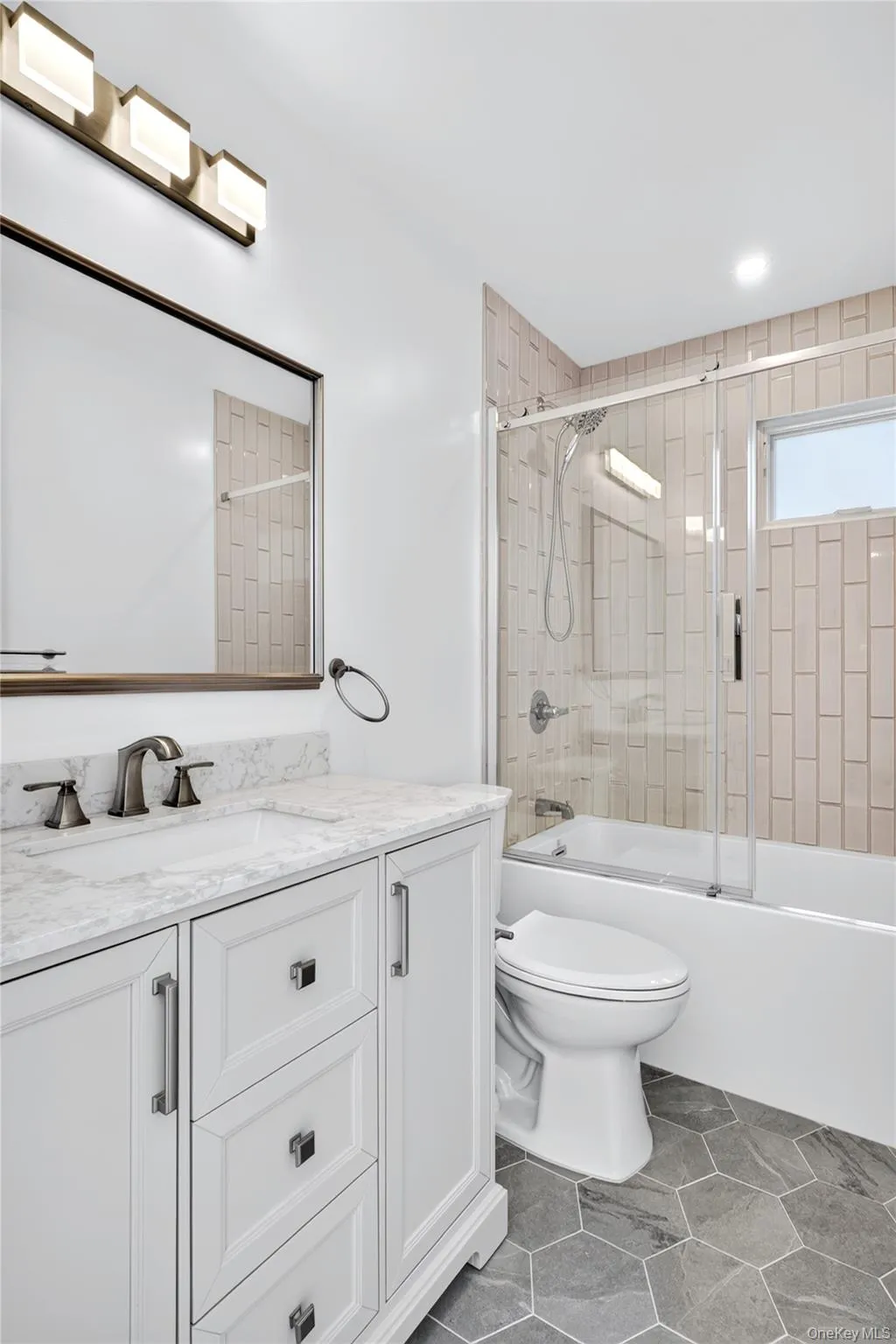 42 Linwood Road, North Hempstead, NY, 3 Bedrooms Bedrooms, 9 Rooms Rooms,3 BathroomsBathrooms,Residential Lease,For Rent,Linwood,0,1037923 42 Linwood Road, North Hempstead, NY, 3 Bedrooms Bedrooms, 9 Rooms Rooms,3 BathroomsBathrooms,Residential Lease,For Rent,Linwood,0,1037923