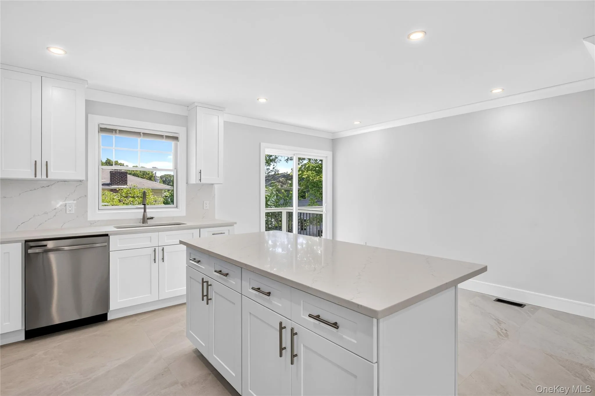 42 Linwood Road, North Hempstead, NY, 3 Bedrooms Bedrooms, 9 Rooms Rooms,3 BathroomsBathrooms,Residential Lease,For Rent,Linwood,0,1037923 42 Linwood Road, North Hempstead, NY, 3 Bedrooms Bedrooms, 9 Rooms Rooms,3 BathroomsBathrooms,Residential Lease,For Rent,Linwood,0,1037923
