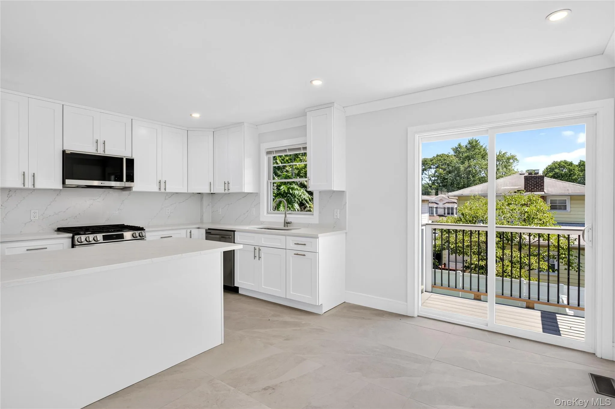 42 Linwood Road, North Hempstead, NY, 3 Bedrooms Bedrooms, 9 Rooms Rooms,3 BathroomsBathrooms,Residential Lease,For Rent,Linwood,0,1037923 42 Linwood Road, North Hempstead, NY, 3 Bedrooms Bedrooms, 9 Rooms Rooms,3 BathroomsBathrooms,Residential Lease,For Rent,Linwood,0,1037923