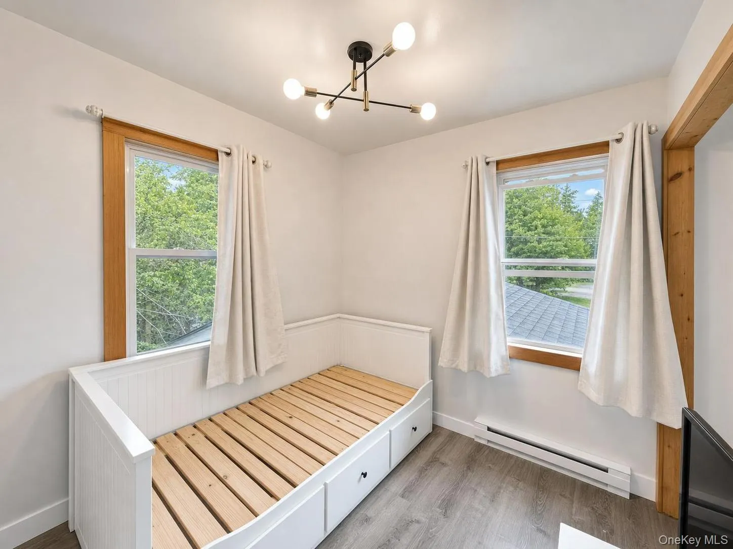 Recessed daybed with integrated storage drawers Recessed daybed with integrated storage drawers