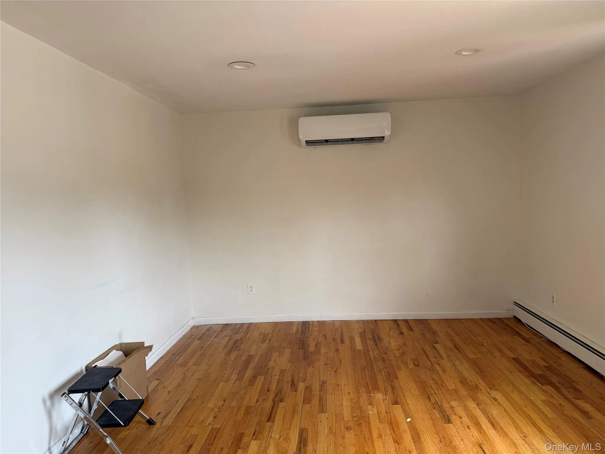 327 Broadway, Hempstead, NY, 3 Bedrooms Bedrooms, 5 Rooms Rooms,1 BathroomBathrooms,Residential Lease,For Rent,Broadway,0,1037926 327 Broadway, Hempstead, NY, 3 Bedrooms Bedrooms, 5 Rooms Rooms,1 BathroomBathrooms,Residential Lease,For Rent,Broadway,0,1037926