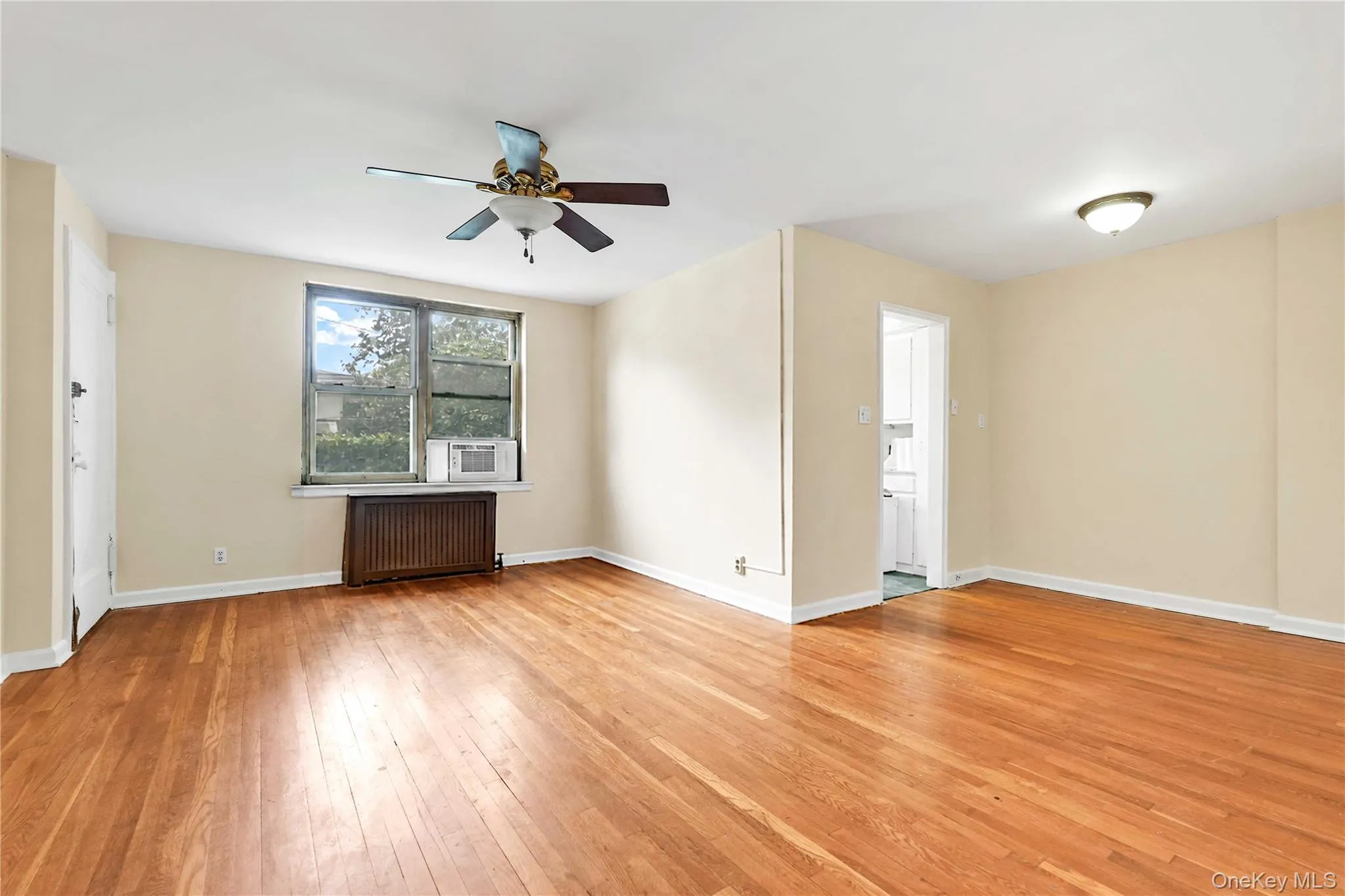 35-14 192nd Street, New York, NY, 1 Bedroom Bedrooms, 2 Rooms Rooms,1 BathroomBathrooms,Residential,For Rent,192nd,0,1037929 35-14 192nd Street, New York, NY, 1 Bedroom Bedrooms, 2 Rooms Rooms,1 BathroomBathrooms,Residential,For Rent,192nd,0,1037929