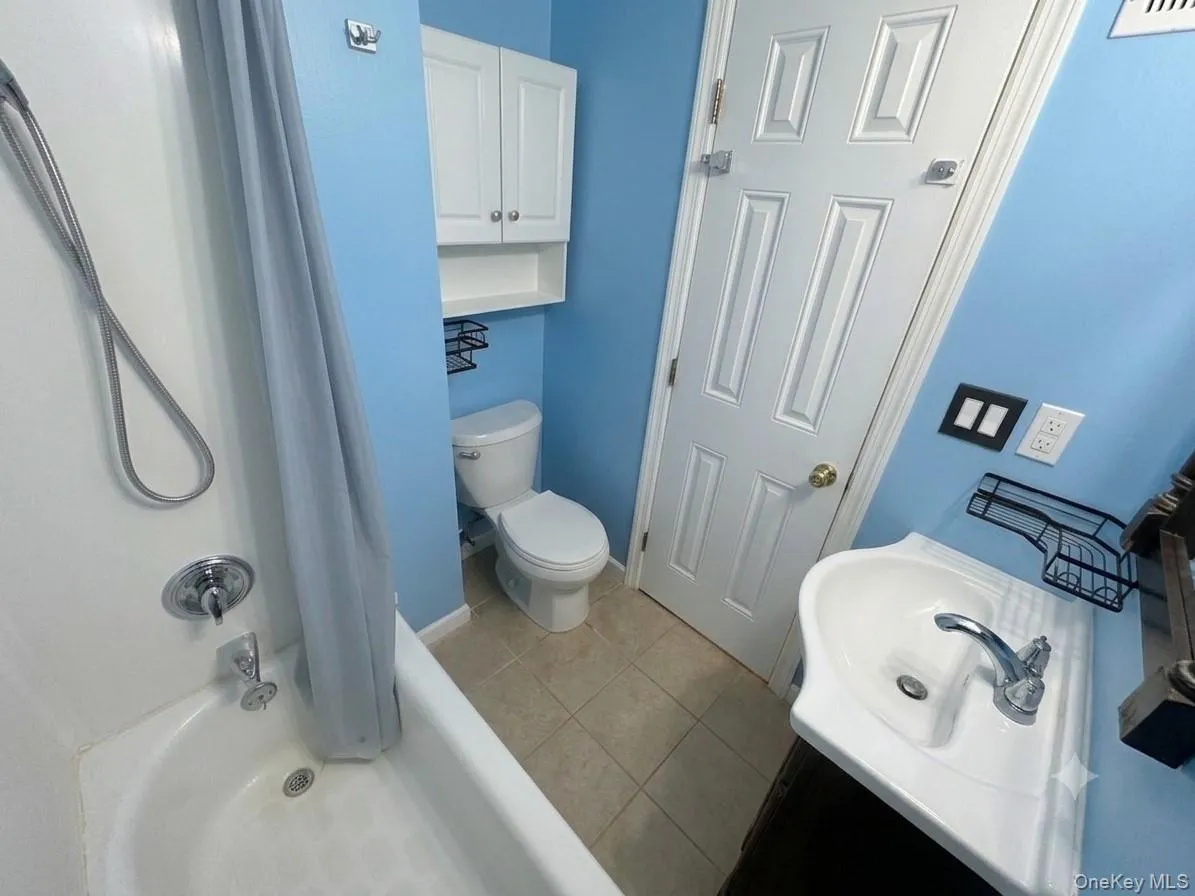 460 Atlantic Avenue, Hempstead, NY, 2 Bedrooms Bedrooms, 5 Rooms Rooms,1 BathroomBathrooms,Residential Lease,For Rent,Atlantic,0,1037930 460 Atlantic Avenue, Hempstead, NY, 2 Bedrooms Bedrooms, 5 Rooms Rooms,1 BathroomBathrooms,Residential Lease,For Rent,Atlantic,0,1037930