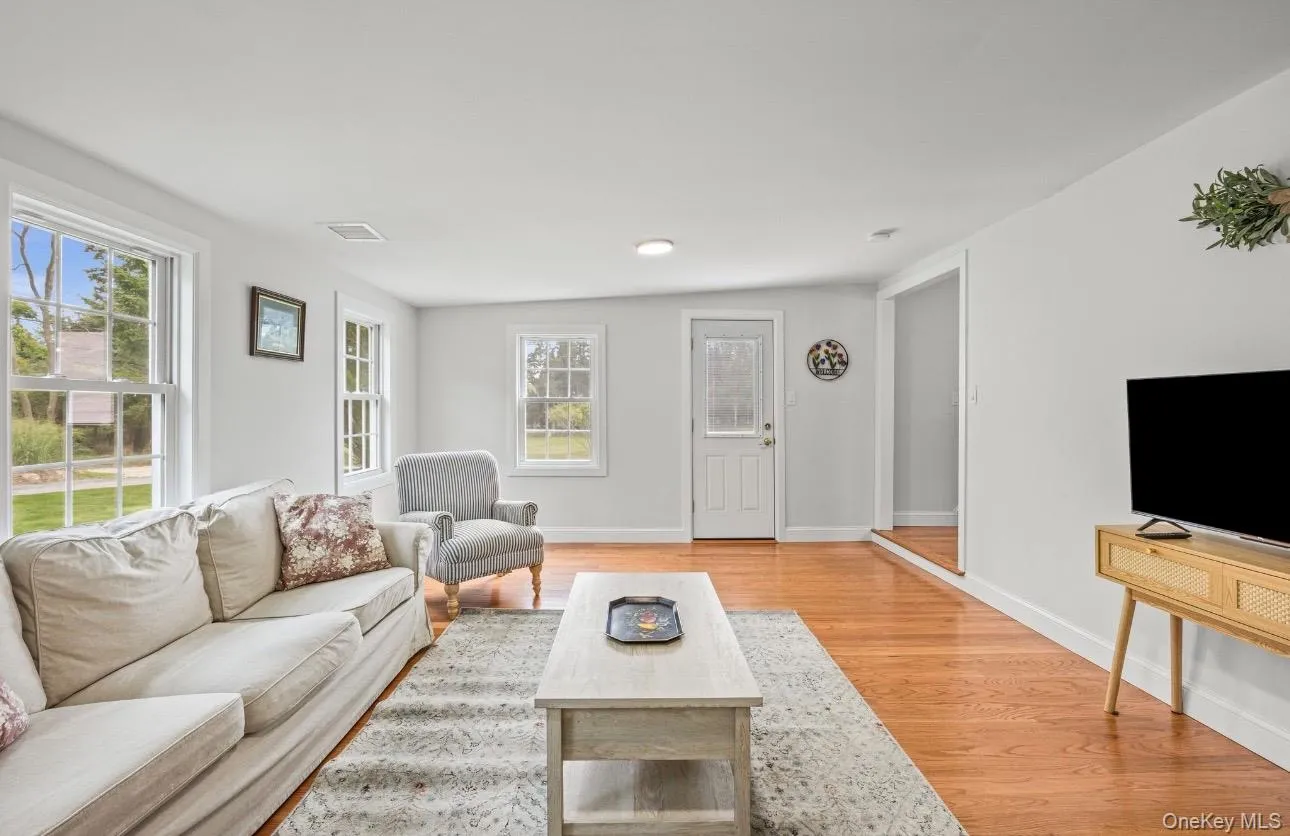 12 Pleasant Avenue, Southampton, NY, 4 Bedrooms Bedrooms, 9 Rooms Rooms,2 BathroomsBathrooms,Residential,For Rent,Pleasant,0,1037938 12 Pleasant Avenue, Southampton, NY, 4 Bedrooms Bedrooms, 9 Rooms Rooms,2 BathroomsBathrooms,Residential,For Rent,Pleasant,0,1037938