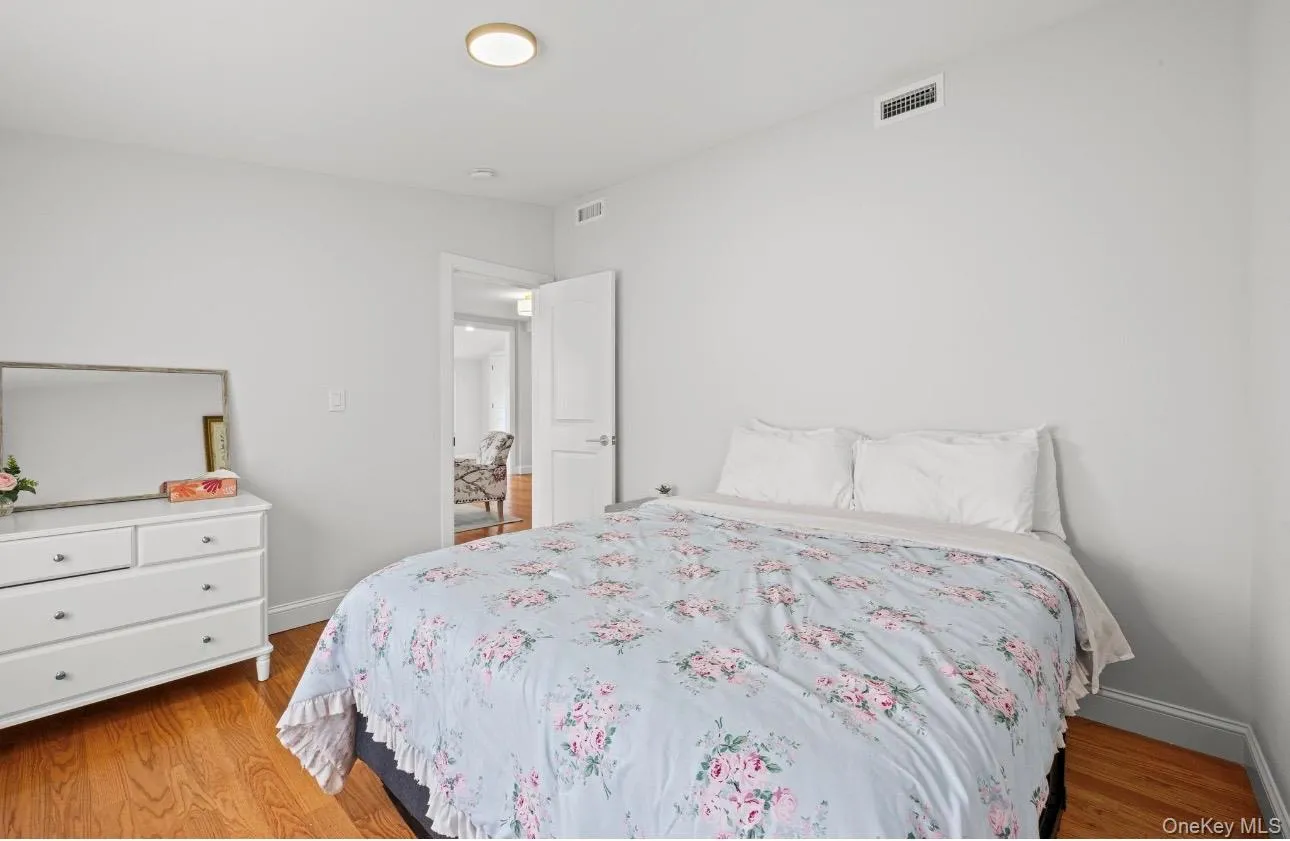 12 Pleasant Avenue, Southampton, NY, 4 Bedrooms Bedrooms, 9 Rooms Rooms,2 BathroomsBathrooms,Residential,For Rent,Pleasant,0,1037938 12 Pleasant Avenue, Southampton, NY, 4 Bedrooms Bedrooms, 9 Rooms Rooms,2 BathroomsBathrooms,Residential,For Rent,Pleasant,0,1037938
