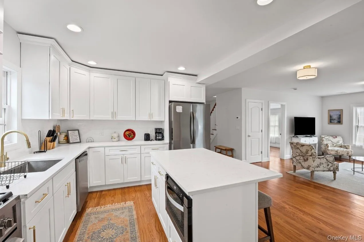 12 Pleasant Avenue, Southampton, NY, 4 Bedrooms Bedrooms, 9 Rooms Rooms,2 BathroomsBathrooms,Residential,For Rent,Pleasant,0,1037938 12 Pleasant Avenue, Southampton, NY, 4 Bedrooms Bedrooms, 9 Rooms Rooms,2 BathroomsBathrooms,Residential,For Rent,Pleasant,0,1037938