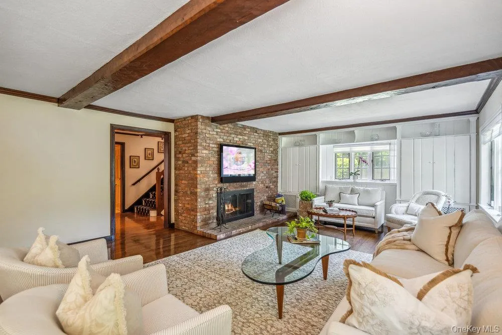 34 Wensley Drive, North Hempstead, NY, 5 Bedrooms Bedrooms, 9 Rooms Rooms,3 BathroomsBathrooms,Residential,For Rent,Wensley,0,1037943 34 Wensley Drive, North Hempstead, NY, 5 Bedrooms Bedrooms, 9 Rooms Rooms,3 BathroomsBathrooms,Residential,For Rent,Wensley,0,1037943