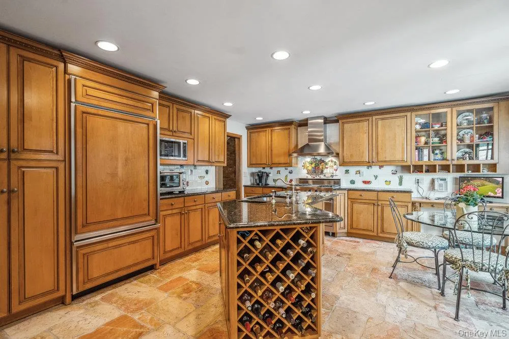 34 Wensley Drive, North Hempstead, NY, 5 Bedrooms Bedrooms, 9 Rooms Rooms,3 BathroomsBathrooms,Residential,For Rent,Wensley,0,1037943 34 Wensley Drive, North Hempstead, NY, 5 Bedrooms Bedrooms, 9 Rooms Rooms,3 BathroomsBathrooms,Residential,For Rent,Wensley,0,1037943