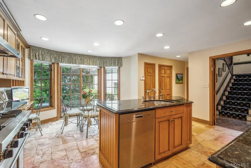 34 Wensley Drive, North Hempstead, NY, 5 Bedrooms Bedrooms, 9 Rooms Rooms,3 BathroomsBathrooms,Residential,For Rent,Wensley,0,1037943 34 Wensley Drive, North Hempstead, NY, 5 Bedrooms Bedrooms, 9 Rooms Rooms,3 BathroomsBathrooms,Residential,For Rent,Wensley,0,1037943