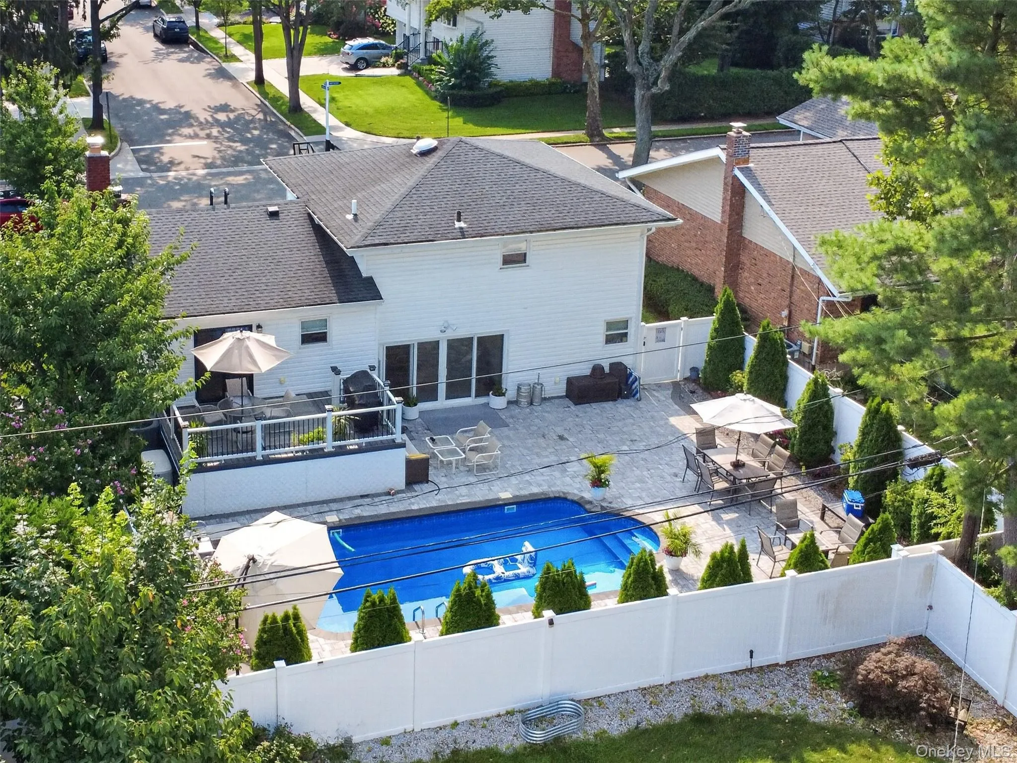 31 Driftwood Drive, North Hempstead, NY, 4 Bedrooms Bedrooms, 8 Rooms Rooms,3 BathroomsBathrooms,Residential,For Rent,Driftwood,0,1037946 31 Driftwood Drive, North Hempstead, NY, 4 Bedrooms Bedrooms, 8 Rooms Rooms,3 BathroomsBathrooms,Residential,For Rent,Driftwood,0,1037946
