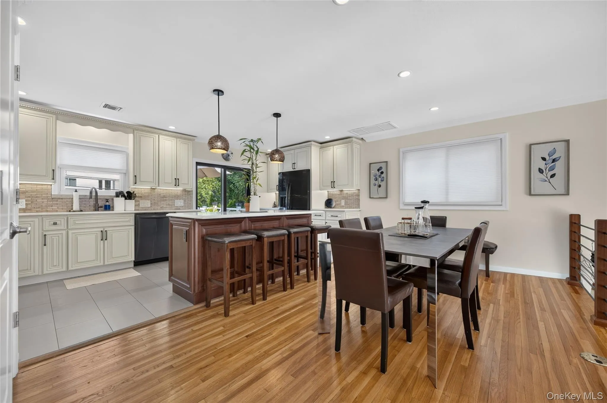 31 Driftwood Drive, North Hempstead, NY, 4 Bedrooms Bedrooms, 8 Rooms Rooms,3 BathroomsBathrooms,Residential,For Rent,Driftwood,0,1037946 31 Driftwood Drive, North Hempstead, NY, 4 Bedrooms Bedrooms, 8 Rooms Rooms,3 BathroomsBathrooms,Residential,For Rent,Driftwood,0,1037946