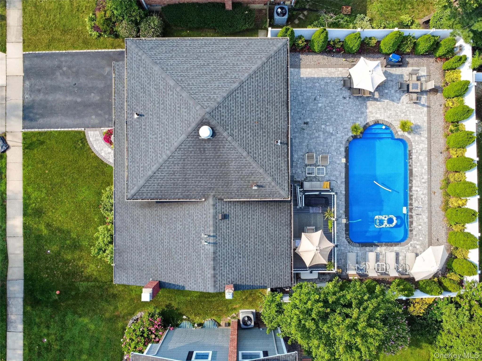 31 Driftwood Drive, North Hempstead, NY, 4 Bedrooms Bedrooms, 8 Rooms Rooms,3 BathroomsBathrooms,Residential,For Rent,Driftwood,0,1037946 31 Driftwood Drive, North Hempstead, NY, 4 Bedrooms Bedrooms, 8 Rooms Rooms,3 BathroomsBathrooms,Residential,For Rent,Driftwood,0,1037946