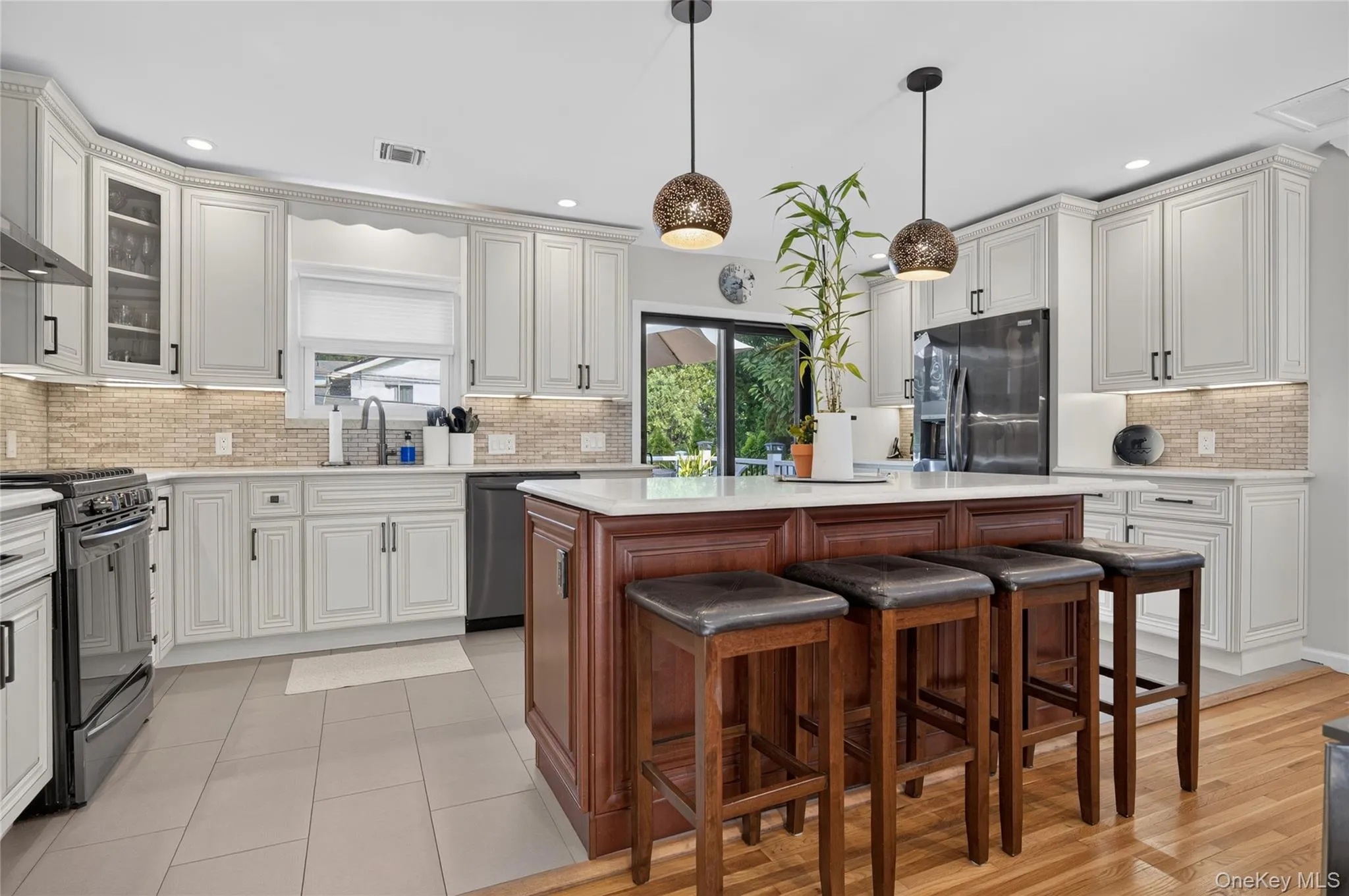 31 Driftwood Drive, North Hempstead, NY, 4 Bedrooms Bedrooms, 8 Rooms Rooms,3 BathroomsBathrooms,Residential,For Rent,Driftwood,0,1037946 31 Driftwood Drive, North Hempstead, NY, 4 Bedrooms Bedrooms, 8 Rooms Rooms,3 BathroomsBathrooms,Residential,For Rent,Driftwood,0,1037946